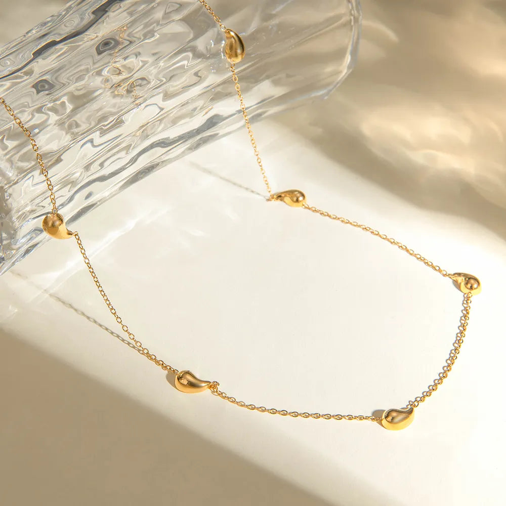 Golden Beaded Choker Necklace: Subtle Glamour Around the Neck